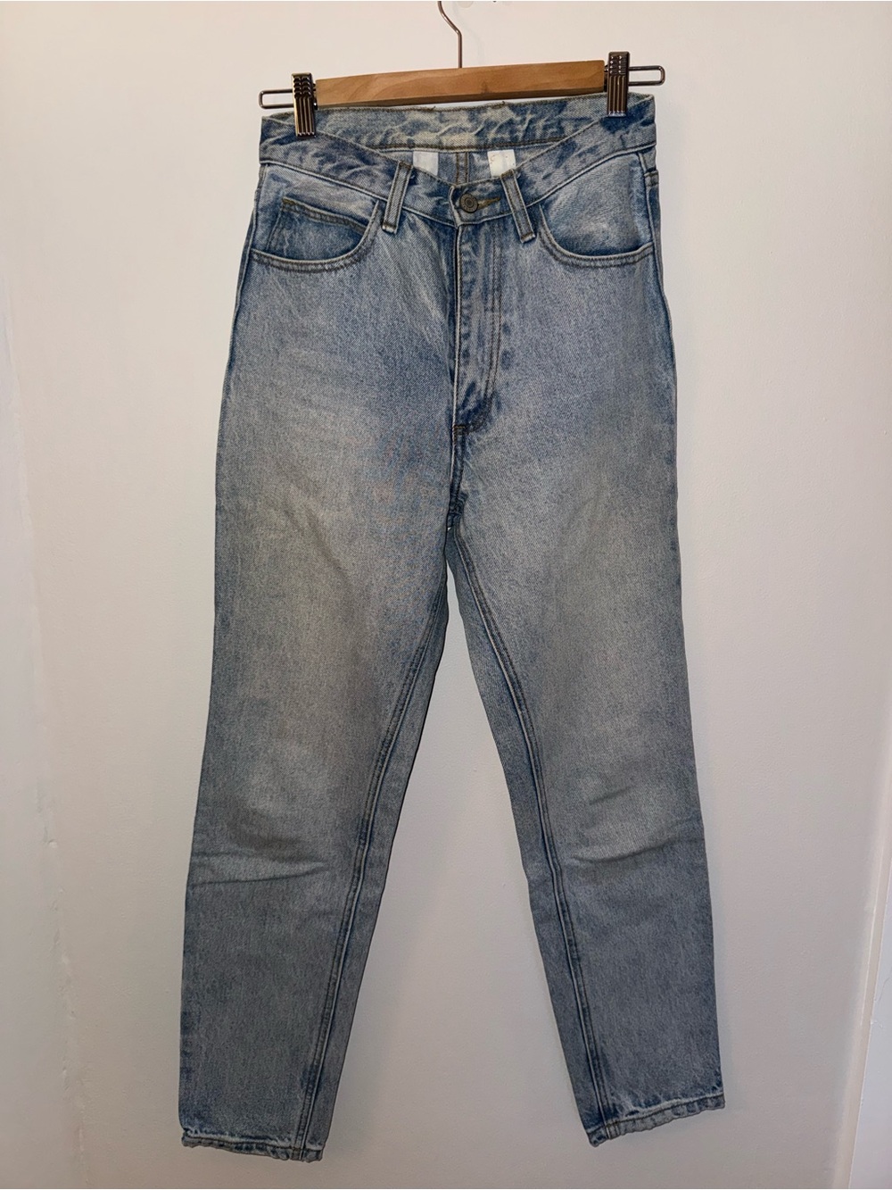 Brandy Melville Light Wash Straight-Leg Jeans